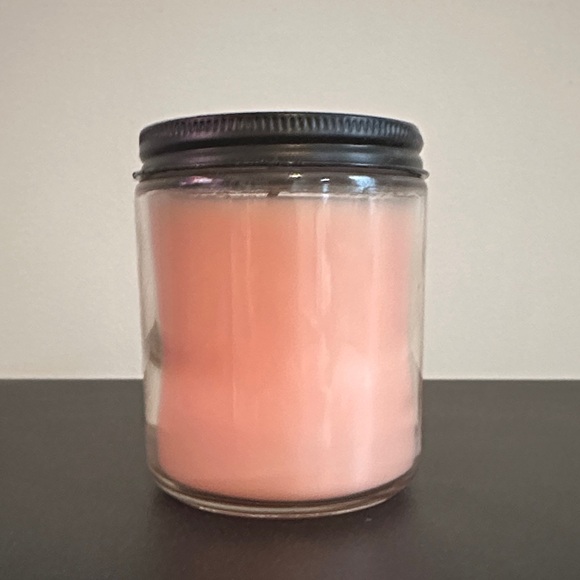 Bath & Body Works Pink Lilac & Vanilla Single Wick Candle - Picture 2 of 4